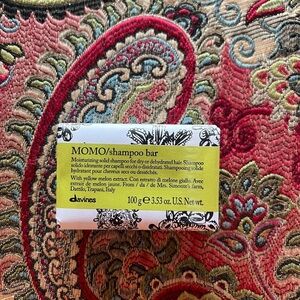 Davines MOMO shampoo bar
